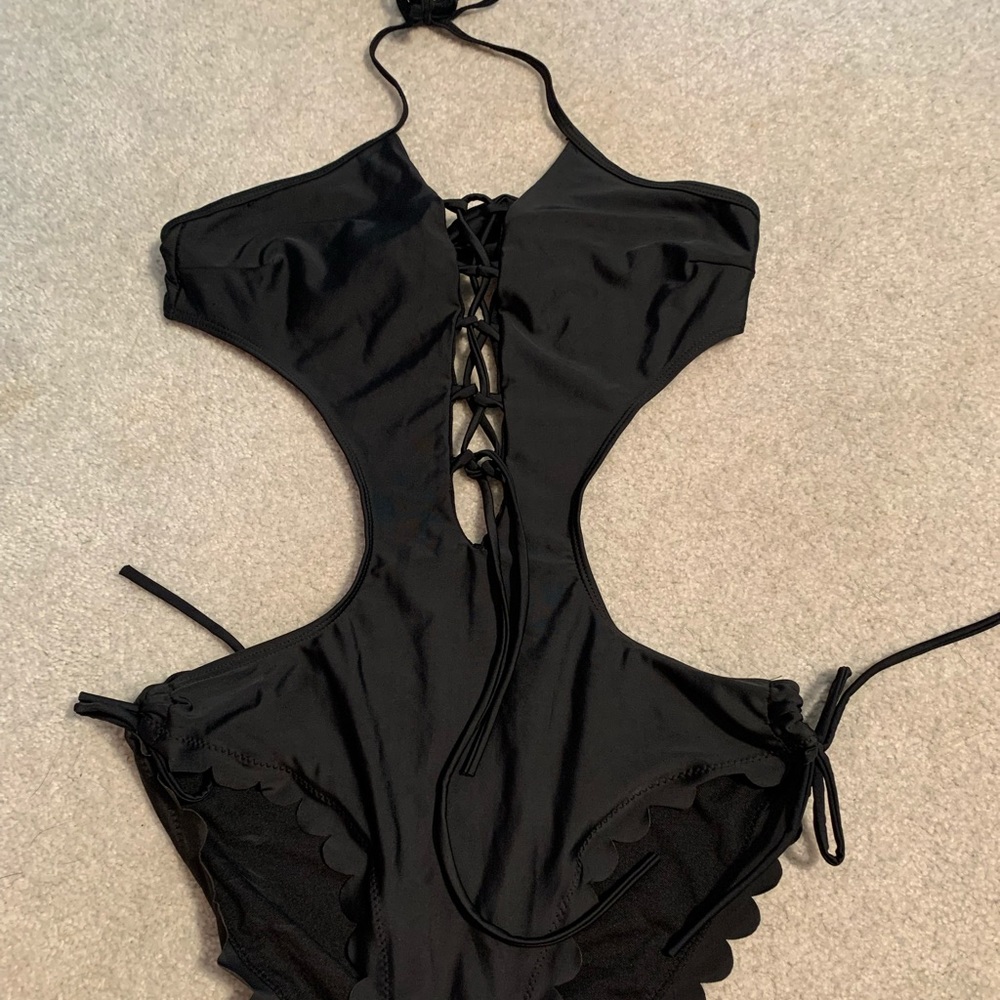 Black Cut out one piece